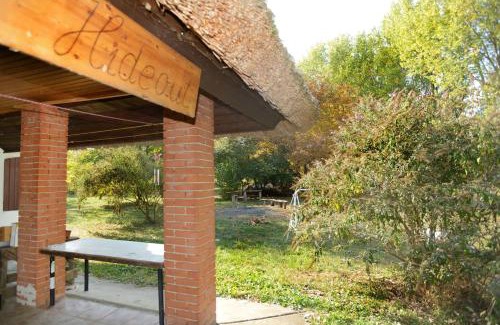 Mezotur Apartment | Riverside Retreat: Hideout Homestead with Private Beach