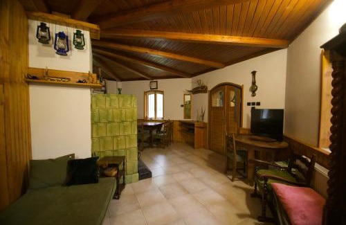 Mezotur Apartment | Riverside Retreat: Hideout Homestead with Private Beach