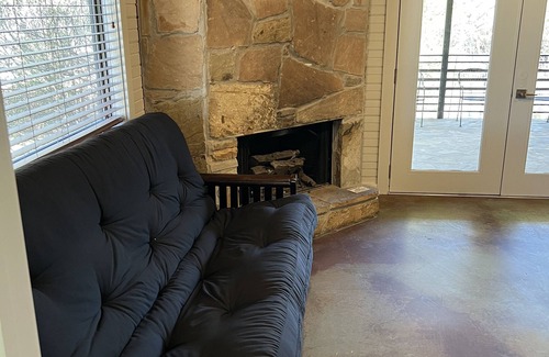 Canyon Lake Hotel | Experience Hideout on the Horseshoe: Pool & Breakfast Included