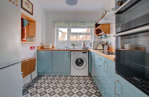 Felixstowe Apartment | Cozy Hideout: Two Bedroom Apartment, Perfect for Families
