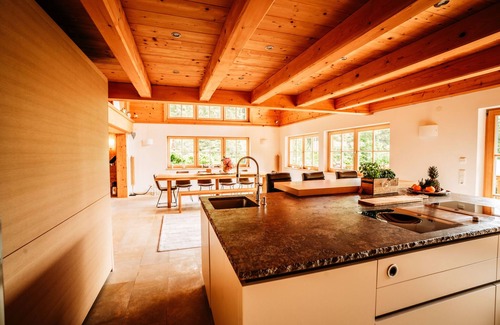 Waidring Ski Chalet | Relax at Hideway Chalet Gamsglück with Pool and Sauna