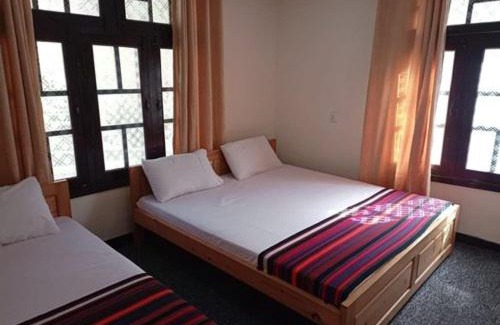 Drosh Hotel | Cozy Hideaway Cottage with Family-Friendly Dining Options