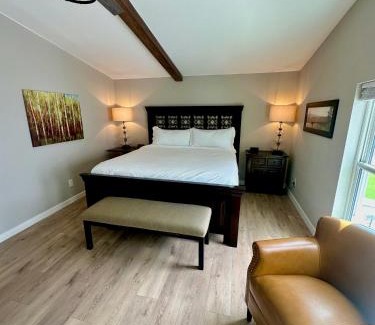 Sedalia House | Hier Hideaway - Hot Tub - Fire Pit - King Beds
