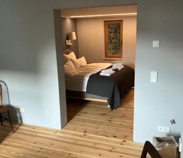 Oberdorla House | Hiestands Gästehaus - Weingut & Hofbrennerei