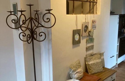 Wahlenau House | Welcoming Hiewels Farm: Family-Friendly and Pet-Friendly Stay