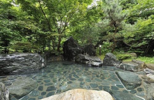 Aizuwakamatsu Hotel | Discover Higashiyama Park Hotel Shinfugetsu: Family-Friendly Retreat