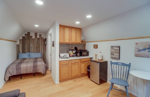 Higden Apartment | Cozy Higden Studio with Oceanfront Views and Fun Amenities