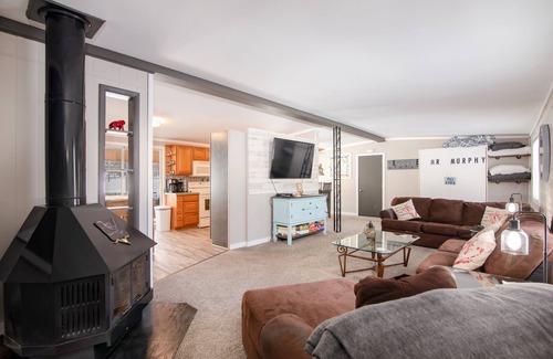 Higgins Lake House | Higgins Lake: Ideal Retreat for Fun-Filled Activities