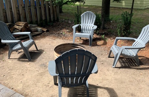Higgins Lake House | Higgins Lake Getaway: Swim, Ride & Enjoy Lake Views!