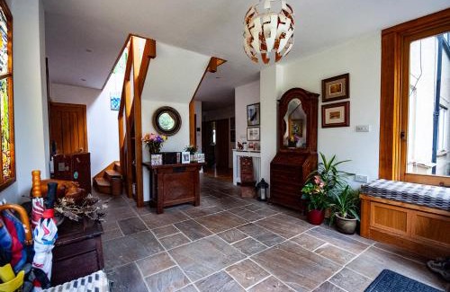 Churt Bed & Breakfast | Discover High Barn: Rated 9.1/10 by Guests for Comfort