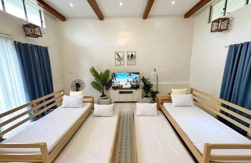 Manoc-Manoc Apartment | Spacious Family Apartment with Partial Sea View & Kitchen