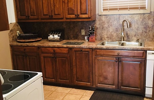 Crenshaw County Cabin | Elegant Cabin Hideaway with Private Pool & Lake View