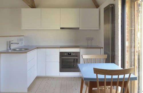 South Leigh Cottage | High Cogges Farm Holiday Cottages The Granary