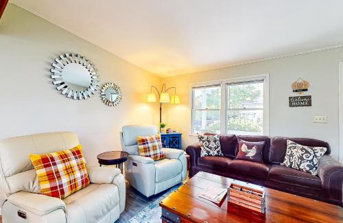 Pineola House | Pet-Friendly Retreat at High Country Cottage - Rated 9/10