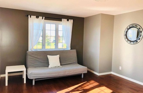 Gatineau Apartment | Elegant 2-Level Apartment with Pool in Exclusive Locale