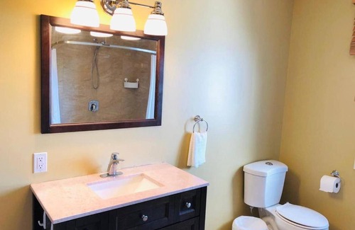 Gatineau Apartment | Elegant 2-Level Apartment with Pool in Exclusive Locale