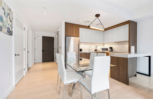 Seaport District Apartment | Elegant 3BR Unit in Seaport: Pet & Child Friendly Stay