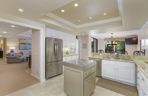 Newport Center Condo | Indulge in Luxury with Private Baths & Ocean View at Sea Island