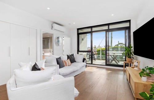 Ocean Grove Apartment | Prime Apartment Steps from Beach with Ocean View & Amenities