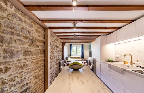 Old Lyon Apartment | Stylish Apartment with Quayside Views & Family-Friendly Amenities