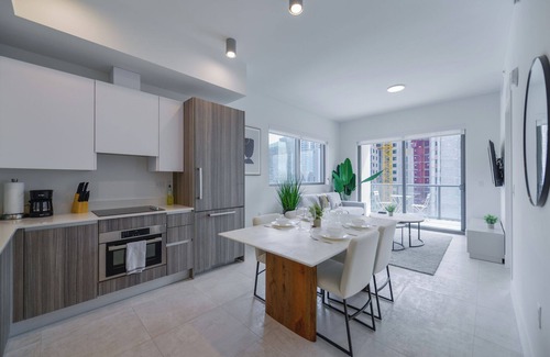 Brickell Apartment | Exquisite Condo Retreat in Vibrant Brickell with Spa & Views