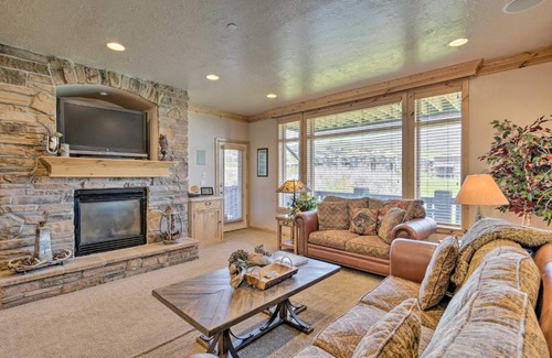 Ogden Apartment | Indulge in a Huntsville Condo with Private Hot Tub