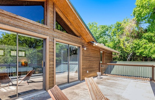 Hudson Bend House | High-End Lake Travis Retreat on 2 Acres | Pool, Ping-Pong & Lake Access
