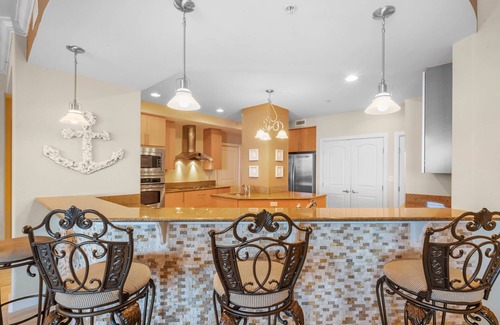 Daytona Beach Condo | Elegant Oceanfront Condo with Massive Balcony & Hot Tub