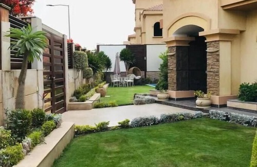 New Cairo Villa | Elegant Villa with Private Pool and Spa Amenities