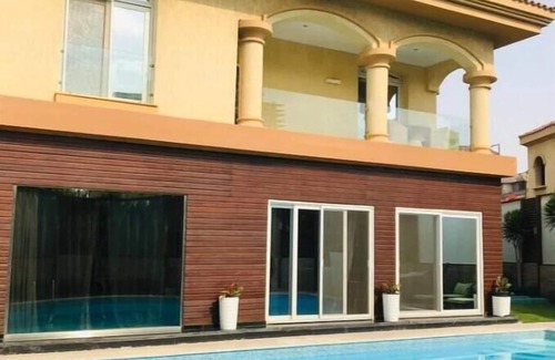 New Cairo Villa | Elegant Villa with Private Pool and Spa Amenities