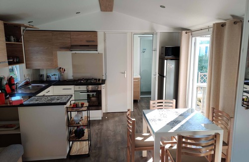 Gastes House | Comfortable Mobile Home for 4-5 Guests with Pool Access