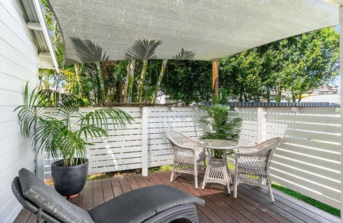 Yamba House | Pet-Friendly Retreat | Prime Location with Ocean View