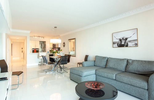 Sunny Isles Beach Condo | Elevated Condo with Breathtaking Intracoastal Views