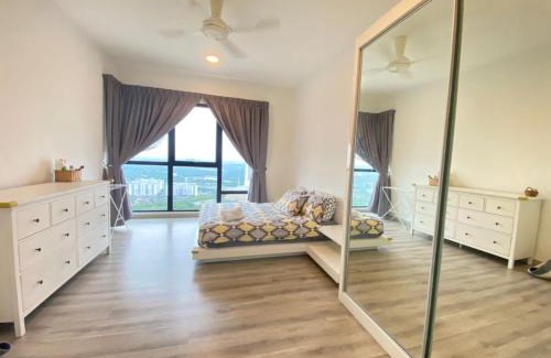 Central District Apartment | High Floor Cozy Southkey 1-4pax ready Netflix