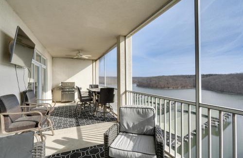 Osage Beach Apartment | Scenic Osage Beach Condo with Pool and Hot Tub Amenities