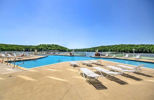 Osage Beach Apartment | Scenic Osage Beach Condo with Pool and Hot Tub Amenities