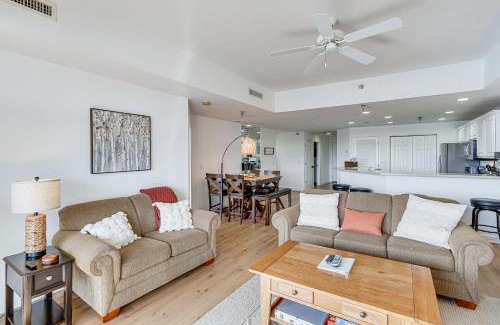 Osage Beach Apartment | Scenic Osage Beach Condo with Pool and Hot Tub Amenities
