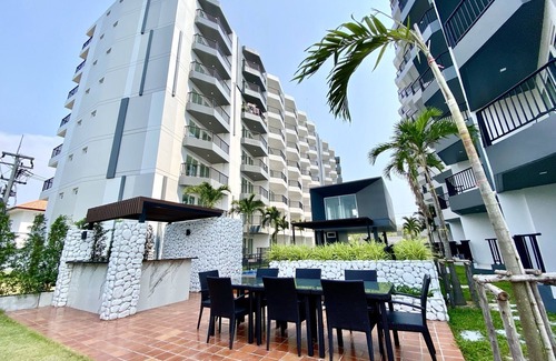 Kram Condo | Scenic Lake View Studio with Pool and Spa Amenities