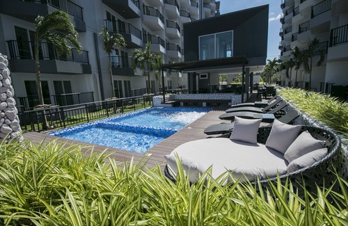 Kram Condo | Scenic Lake View Studio with Pool and Spa Amenities