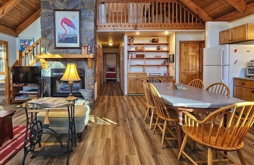 Waynesville Cabin | High Hope - Cozy Cabin with Deck, Wi-Fi & Pet Friendly