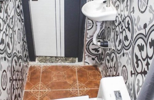 Accra Apartment | Budget-Friendly High Level Apartment with Family Amenities