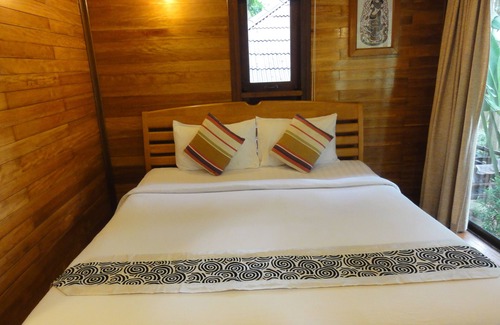 Haad Yao Hotel | Welcoming High Life Bungalow with Pool and Family Amenities