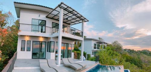 Ko Pha-ngan Hotel | Budget-Friendly High Life Villas with Family Amenities