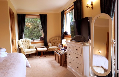 Balnain Bed & Breakfast | Eco-Friendly High March: Guest Rated 10/10 with Kitchen