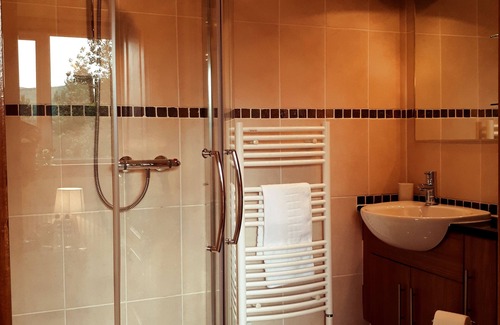 Balnain Bed & Breakfast | Eco-Friendly High March: Guest Rated 10/10 with Kitchen
