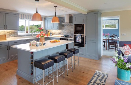 St. Mawes House | Pet-Friendly Retreat at High Meadows for Family Getaways