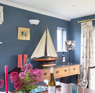 St. Mawes House | Pet-Friendly Retreat at High Meadows for Family Getaways