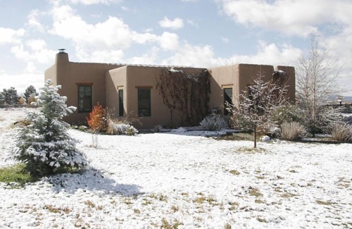 Arroyo Seco House | High Mesa Cottage: Adobe Retreat Near Ski Area & Town