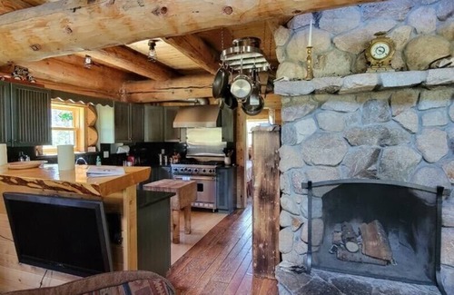 Whitepine Cabin | Elevated Mountain Getaway with Pet-Friendly Amenities