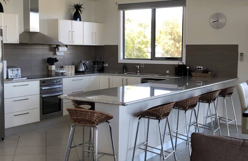 Binalong Bay House | Experience HIGH ON PACIFIC: Beachfront Bliss Awaits You